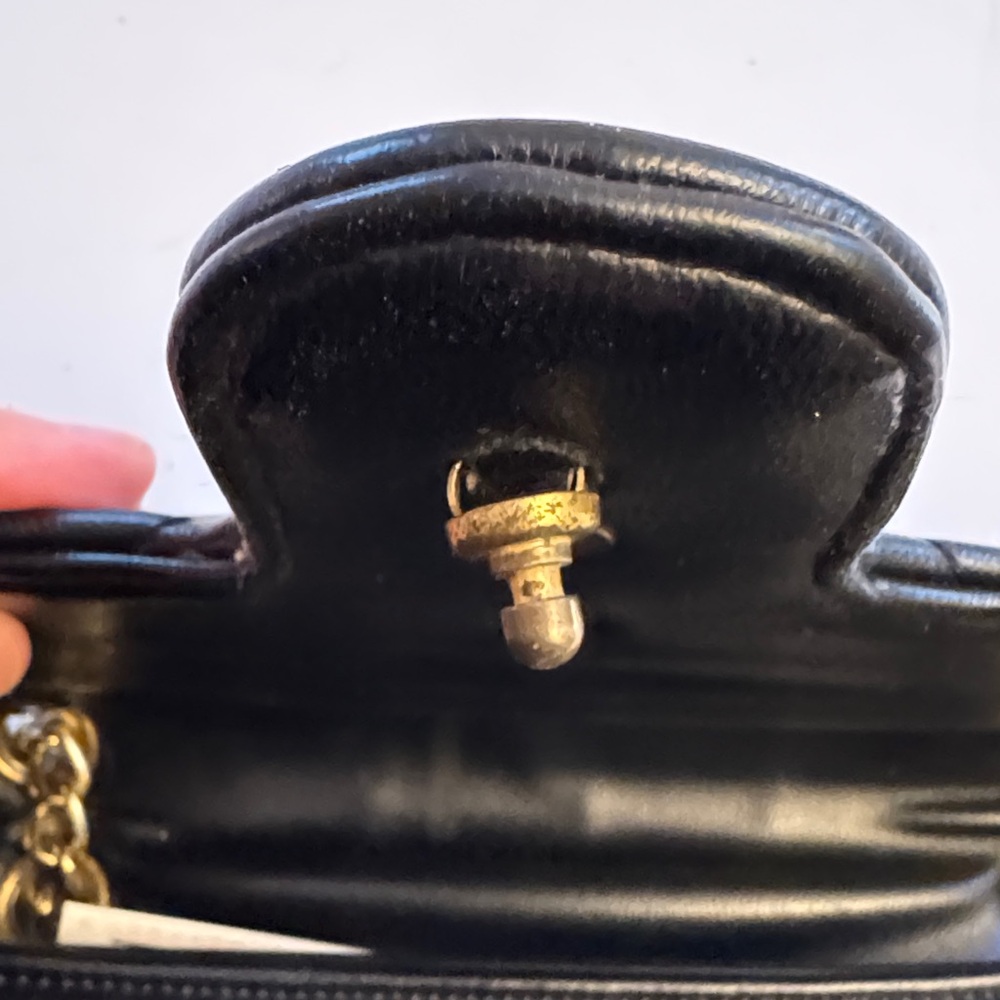Reposhing Gucci Black Quilted Crossbody Bag with Gold Chain - Picture 5 of 7
